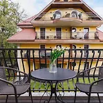 Neapol Sienkiewicza By Renters