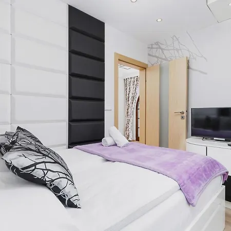 Neapol Sienkiewicza By Renters